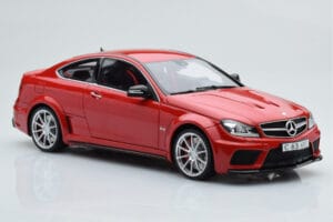 Mercedes C63 AMG W204 Black Series Červený GT Spirit 1:18 GT065 Živica – obrázok 4 z 6