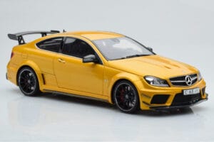 Mercedes C63 AMG W204 Black Series Zlatý GT Spirit 1:18 GT034 Živica – obrázok 4 z 6
