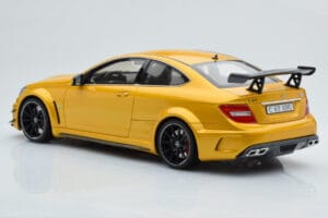 Mercedes C63 AMG W204 Black Series Zlatý GT Spirit 1:18 GT034 Živica – obrázok 5 z 6