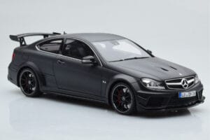 Mercedes C63 AMG W204 Black Series Matný Čierny GT Spirit 1:18 GT843 Živica – obrázok 4 z 6