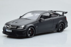 Mercedes C63 AMG W204 Black Series Matný Čierny GT Spirit 1:18