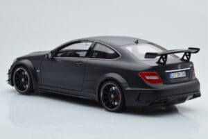 Mercedes C63 AMG W204 Black Series Matný Čierny GT Spirit 1:18 GT843 Živica – obrázok 5 z 6