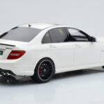 Mercedes C63 AMG W204 Biely GT Spirit 1:18 - image 2 of 6