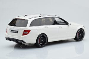 Mercedes C63 AMG S204 T-Model Biely GT Spirit 1:18 GT147 Živica – obrázok 2 z 8
