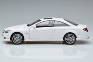 Mercedes CL63 AMG C216 Biely AUTOart 1:18 76167 Kov – obrázok 3 z 6