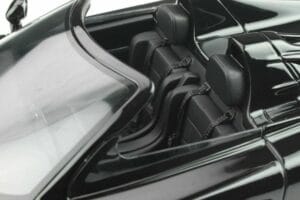 Mercedes CLK GTR Roadster Čierny GT Spirit 1:18 GT826 Živica – obrázok 10 z 10
