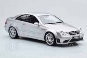 Mercedes CLK63 AMG C209 Coupe Strieborný Otto 1:18 OT227 Živica – obrázok 4 z 6