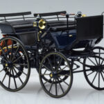 Mercedes Daimler Motorkutsche Tmavomodrá Norev 1:18 - image 4 of 6