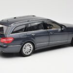 Mercedes E-Class S212 T-Model Tenorit Šedý Metallic Minichamps 1:18 B66962447 - image 3 of 8