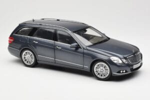 Mercedes E-Class S212 T-Model Tenorit Šedý Metallic Minichamps 1:18 B66962447 Kov – obrázok 6 z 8