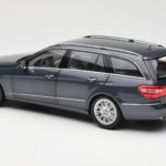 Mercedes E-Class S212 T-Model Tenorit Šedý Metallic Minichamps 1:18 B66962447 - image 7 of 8