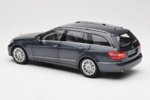 Mercedes E-Class S212 T-Model Tenorit Šedý Metallic Minichamps 1:18 B66962447 Kov – obrázok 7 z 8
