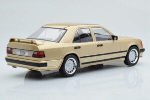 Mercedes E-Class W124 Tuning Béžový MCG 1:18 MCG18342 Kov – obrázok 2 z 6
