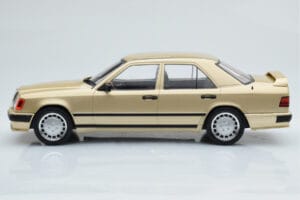 Mercedes E-Class W124 Tuning Béžový MCG 1:18 MCG18342 Kov – obrázok 3 z 6