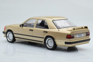Mercedes E-Class W124 Tuning Béžový MCG 1:18 MCG18342 Kov – obrázok 5 z 6