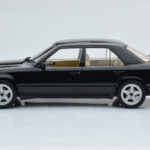 Mercedes E-Class W124 Tuning Čierny MCG 1:18 - image 3 of 6