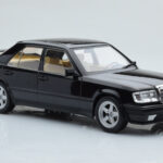Mercedes E-Class W124 Tuning Čierny MCG 1:18 - image 4 of 6