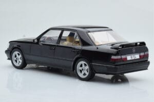 Mercedes E-Class W124 Tuning Čierny MCG 1:18 MCG18341 Kov – obrázok 5 z 6