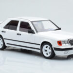 Mercedes E-Class W124 Tuning Biely MCG 1:18 - image 4 of 6