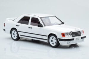 Mercedes E-Class W124 Tuning Biely MCG 1:18 MCG18343 Kov – obrázok 4 z 6