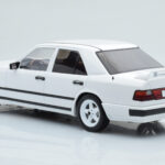 Mercedes E-Class W124 Tuning Biely MCG 1:18 - image 5 of 6
