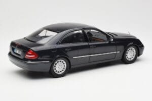 Mercedes E-Class W211 Modrý Metallic Kyosho 1:18 B66962147 Kov – obrázok 3 z 8