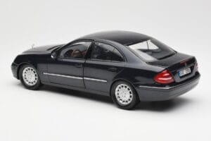 Mercedes E-Class W211 Modrý Metallic Kyosho 1:18 B66962147 Kov – obrázok 7 z 8