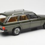 Mercedes 230T W123 T-Model Zelený Metalíza Norev 1:18 183730 - image 3 of 8