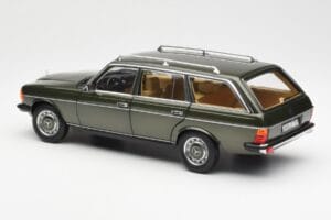 Mercedes 230T W123 T-Model Zelený Metalíza Norev 1:18 183730 Kov – obrázok 7 z 8