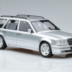 Mercedes E36 AMG S124 Strieborný Otto 1:18 OT889 Živica - image 4 of 6