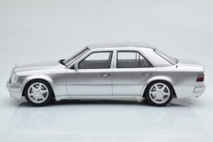Mercedes E500 W124 Strieborný Otto 1:18 OT623 Živica – obrázok 3 z 6