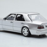 Mercedes E500 W124 Strieborný Otto 1:18 - image 5 of 6