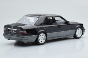 Mercedes E60 AMG W124 Čierny Otto 1:18 OT131 Živica – obrázok 2 z 6