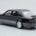 Mercedes E60 AMG W124 Čierny Otto 1:18 - image 5 of 6