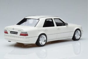 Mercedes E60 AMG W124 Biely Otto 1:18 B66040640 Živica – obrázok 2 z 6
