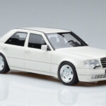 Mercedes E60 AMG W124 Biely Otto 1:18 - image 4 of 6