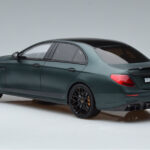 Mercedes E63 AMG Brabus 800 W213 Zelený GT Spirit 1:18 - image 5 of 6