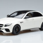 Mercedes AMG E63 S W213 Biely GT Spirit 1:18