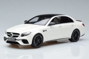 Mercedes AMG E63 S W213 Biely GT Spirit 1:18 B66965711