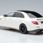Mercedes AMG E63 S W213 Biely GT Spirit 1:18 - image 5 of 6