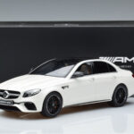 Mercedes AMG E63 S W213 Biely GT Spirit 1:18 - image 6 of 6