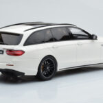 Mercedes AMG E63 S S213 T-Model Biely GT Spirit 1:18 - image 2 of 6
