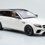 Mercedes AMG E63 S S213 T-Model Biely GT Spirit 1:18 - image 4 of 6