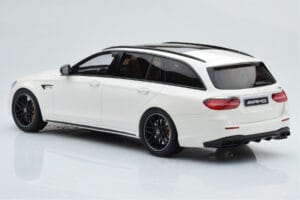 Mercedes AMG E63 S S213 T-Model Biely GT Spirit 1:18 GT795 Živica – obrázok 5 z 6