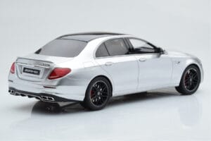 Mercedes AMG E63 S W213 Strieborný GT Spirit 1:18 GT230 Živica – obrázok 2 z 6