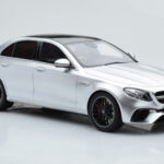 Mercedes AMG E63 S W213 Strieborný GT Spirit 1:18 - image 4 of 6