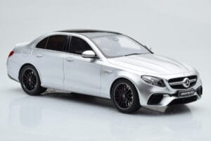 Mercedes AMG E63 S W213 Strieborný GT Spirit 1:18 GT230 Živica – obrázok 4 z 6