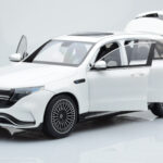 Mercedes EQC 400 Diamond Biely NZG 1:18 - image 2 of 8