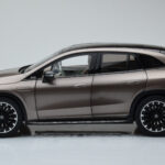 Mercedes EQE SUV X294 AMG Line Velvet Hnedý NZG 1:18 - image 4 of 8