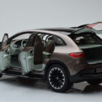 Mercedes EQE SUV X294 AMG Line Velvet Hnedý NZG 1:18 - image 5 of 8